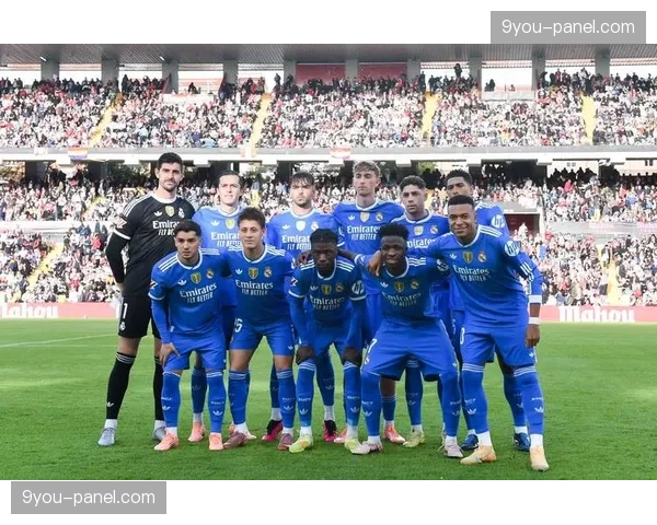 西甲实时：巴列卡诺球员两黄变一红被罚下，球队少一人作战